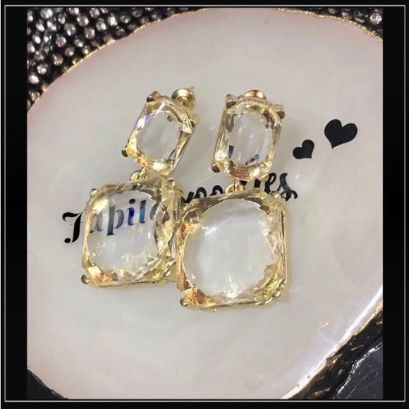 NEW GOLD LUCITE CRYSTAL CLEAR ICE CUBE SQUARE TRANSLUCENT DISCO EARRINGS - Picture 5 of 6